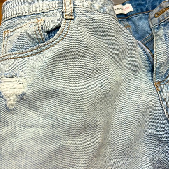 Urban Bliss Highwaisted Denim Shorts - Picture 2 of 3